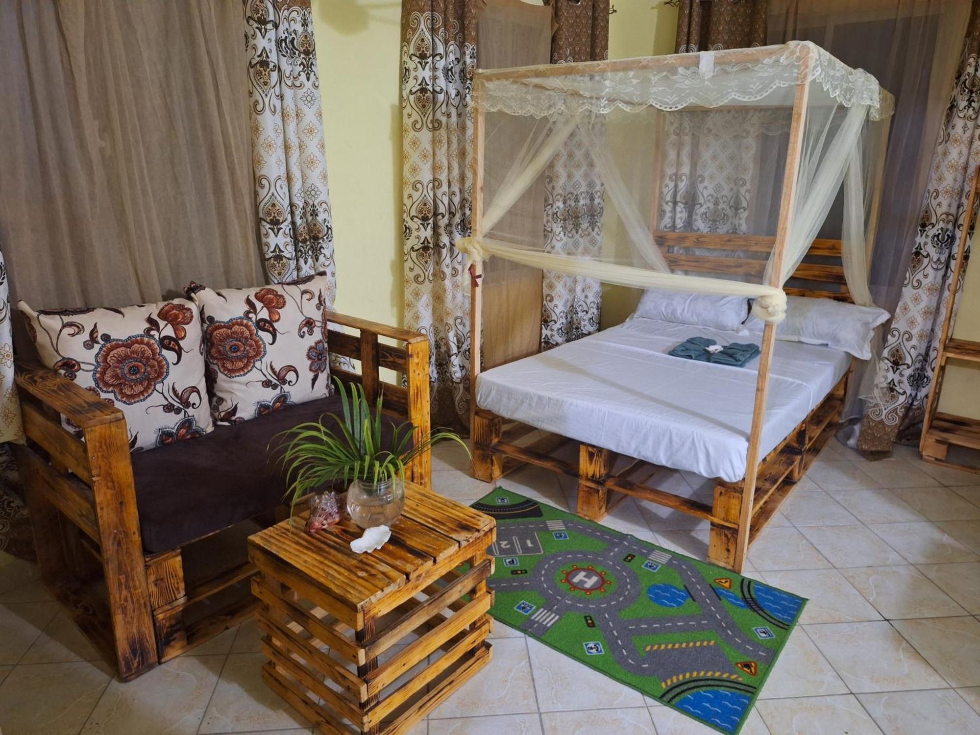 Mount Zion Guest House, Mtwapa Mtomondoni مومباسا المظهر الخارجي الصورة